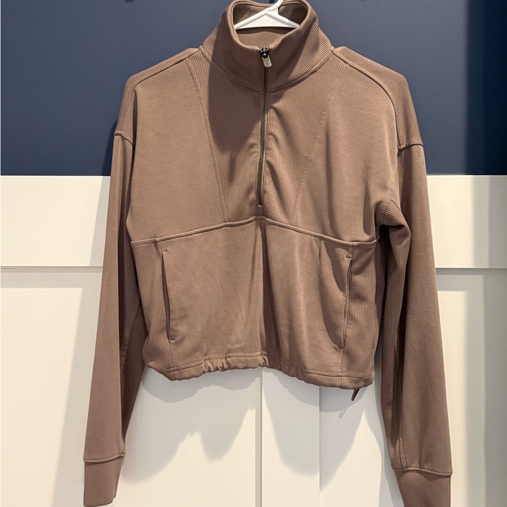 Athleta Cropped 1/2 zip Pullover with ribbed accents and drawstring waist Sz XXS